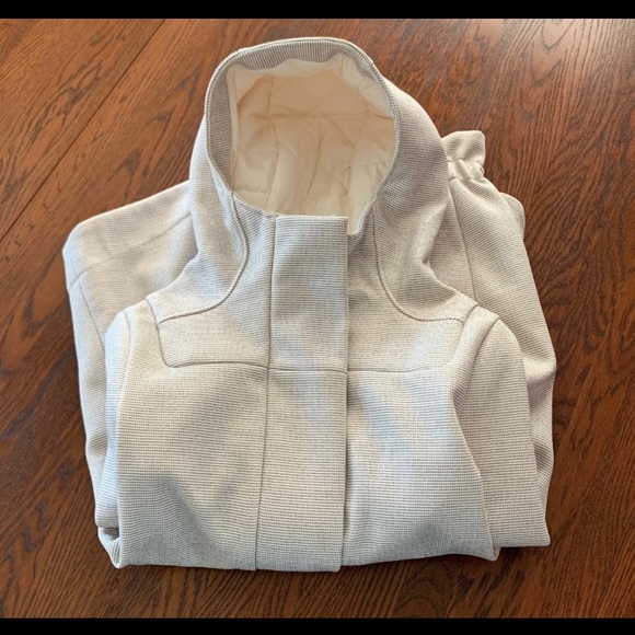 Lululemon jacket - Picture 4 of 7